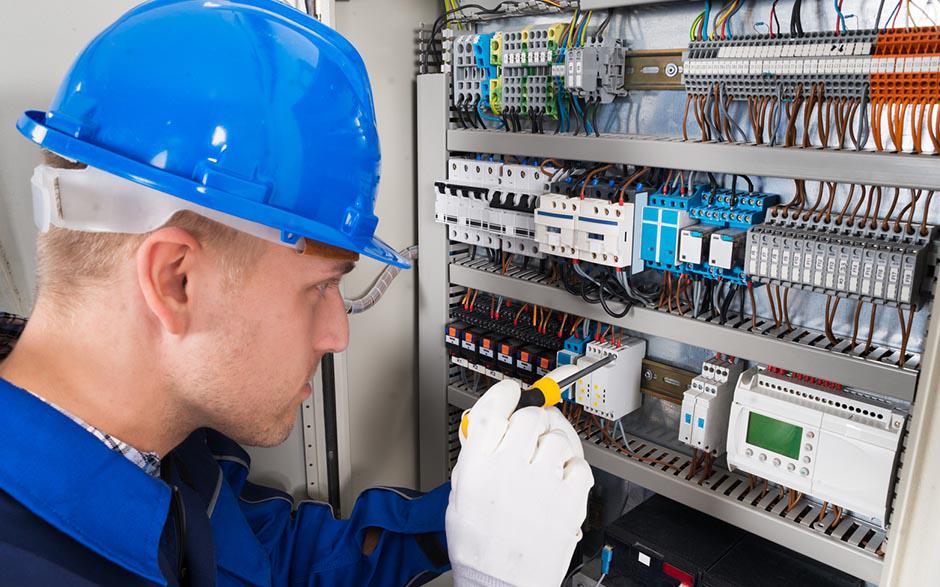 taux horaire électricien Les Mureaux